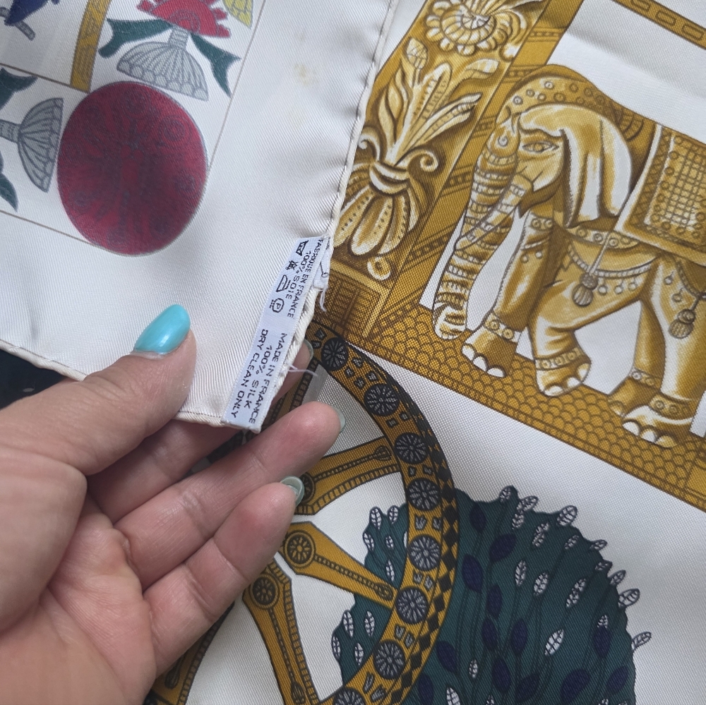 Hermes Paris  Torana Elegant Silk Scarf with Elephant and Gold Design - Picture 14 of 14